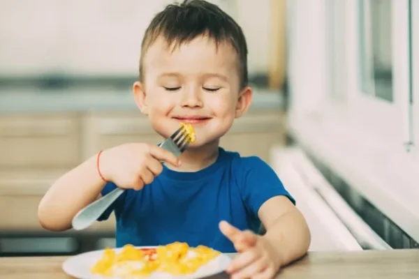 How many eggs should children of each age eat?